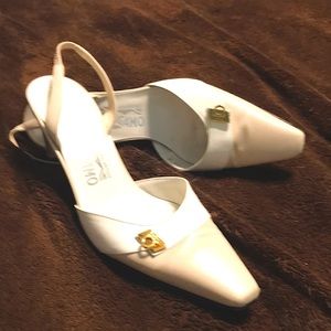 Semi Dressy sling back, pointey toe retro vintage 70s Ferragamos